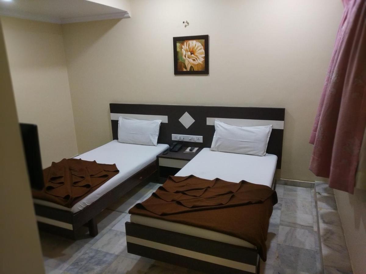 ואדודרה Hotel Alpha מראה חיצוני תמונה